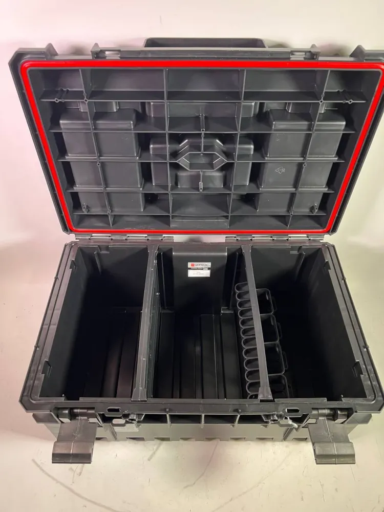 Qbrick System ONE 350 2.0 Profesjonalna walizka narzędziowa 585 x 385 x 320 mm 38 l z możliwością sztaplowania IP66