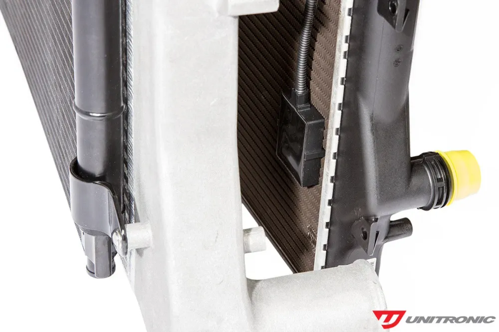 Zestaw intercoolera przedniego Unitronic 2.0TFSI AWD
