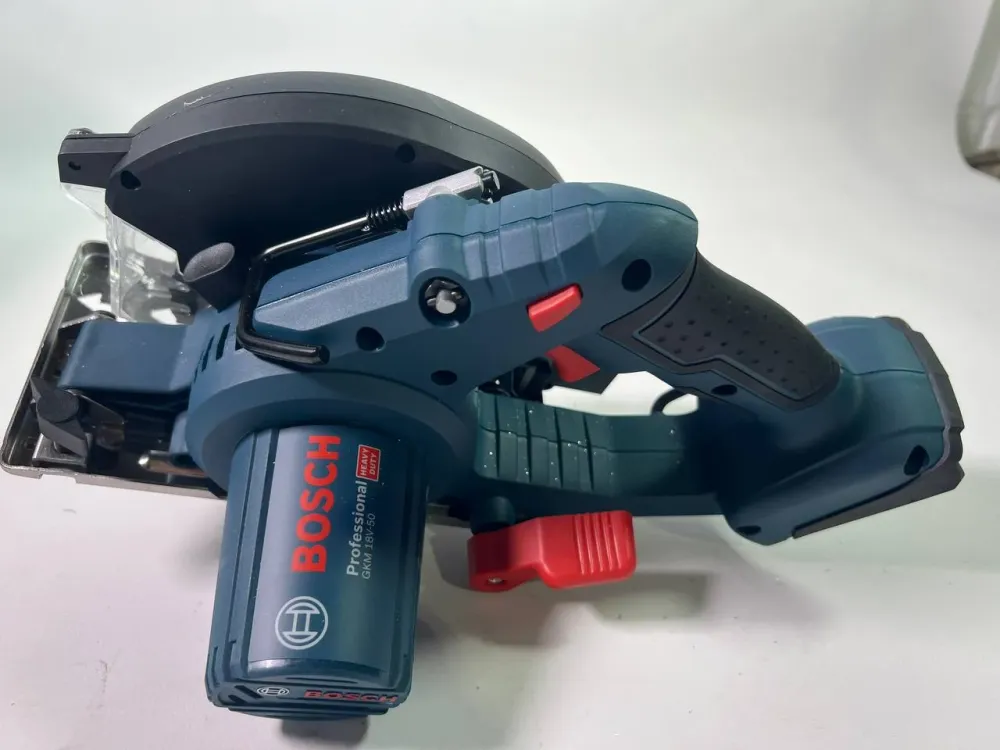Bosch GKM 18V-50 Professional akumulatorowa pilarka tarczowa do metalu 18 V 136 mm ( 06016B8001 ) bezszczotkowa + L-Boxx -...