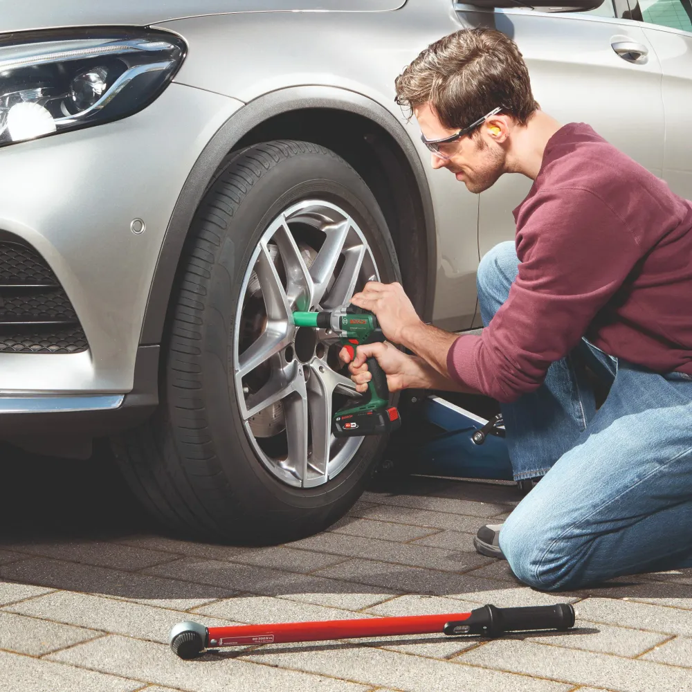 Bosch UniversalImpactDrive 18V-350 akumulatorowy klucz udarowy 18 V ( 0603980304 ) 350 Nm bezszczotkowy solo - bez akumula...