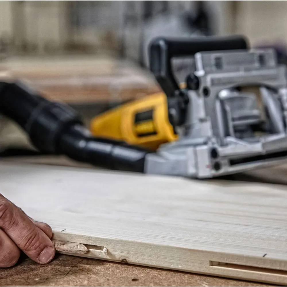 Frezarka Dewalt DW682K-QS 600W