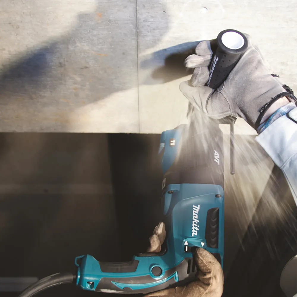 Młotek dłutujący Makita HR2631FT12 800W