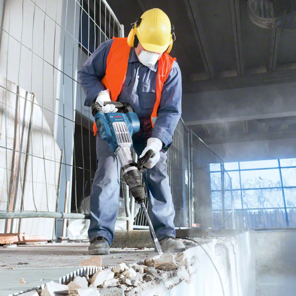 Młot wyburzeniowy Bosch GSH 11 VC 1700W