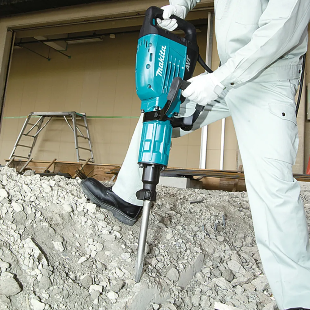 Młot wyburzeniowy Makita HM1317C o mocy 1510 W