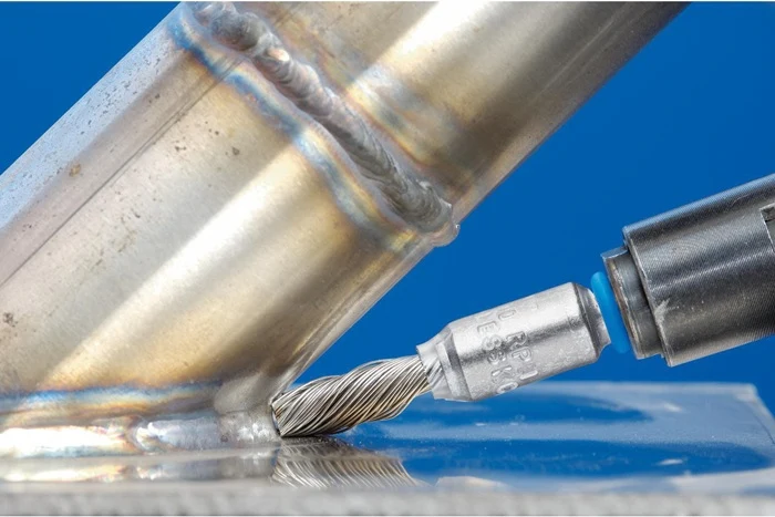 Szczotka PFERD PBGS INOX ( 8000432691 ) Ø 10 mm grubość drutu 0,5 mm 10000 min-¹
