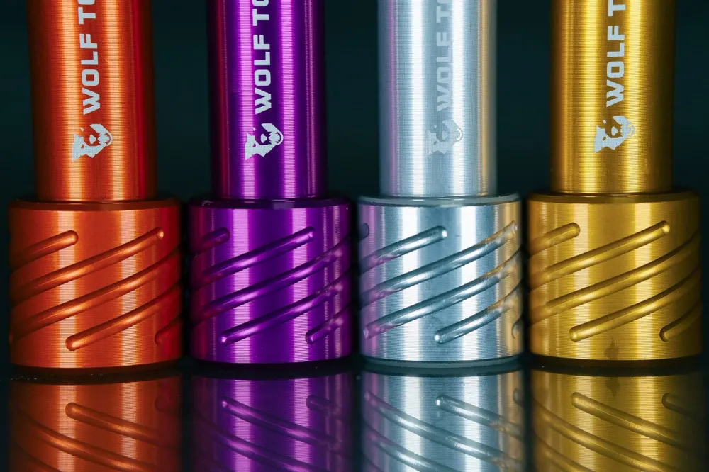Oś przedniego koł WOLF TOOTH do widelca FOX 36/38 15x110 mm Boost Violet