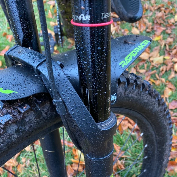 Błotniki RRP EnduroGuard Standard (widelce od 80 do 120 mm) czarny/niebieski