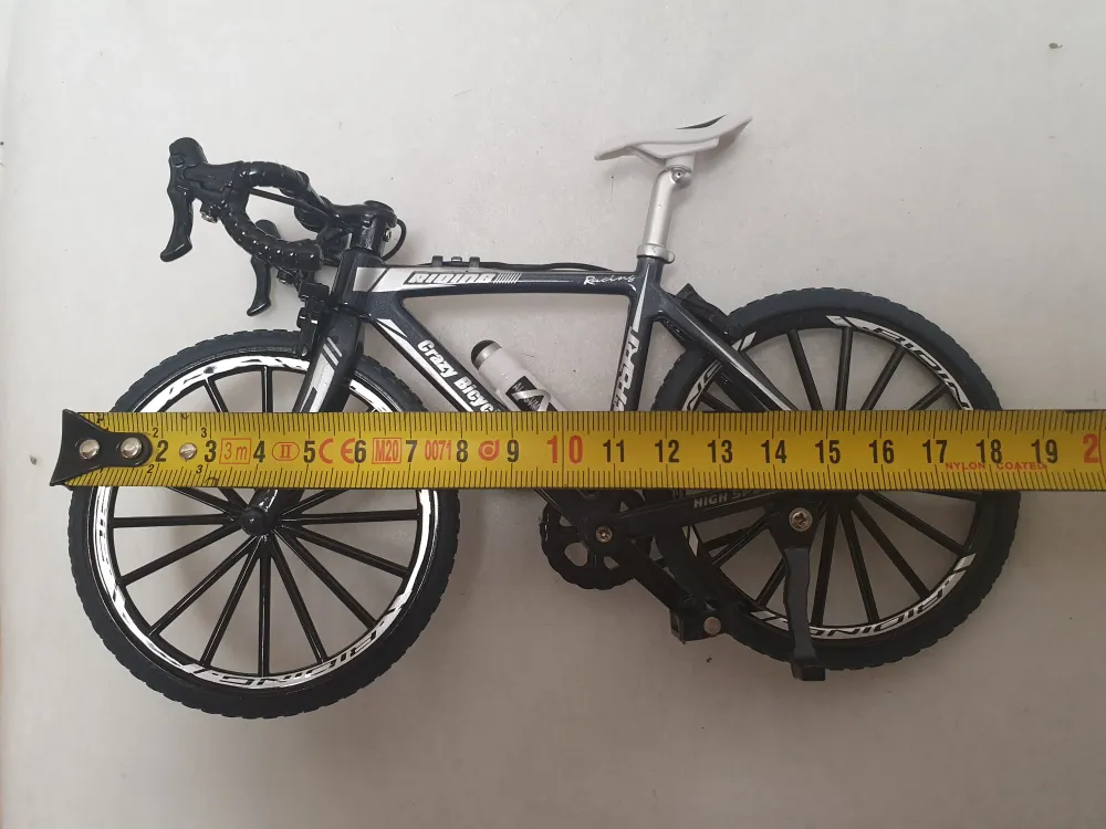 ROWER KOLARKA MODEL METALOWY RAMA OBRACANY UKŁAD NAPĘDOWY 1:8 SKALA E1128 EMAJ